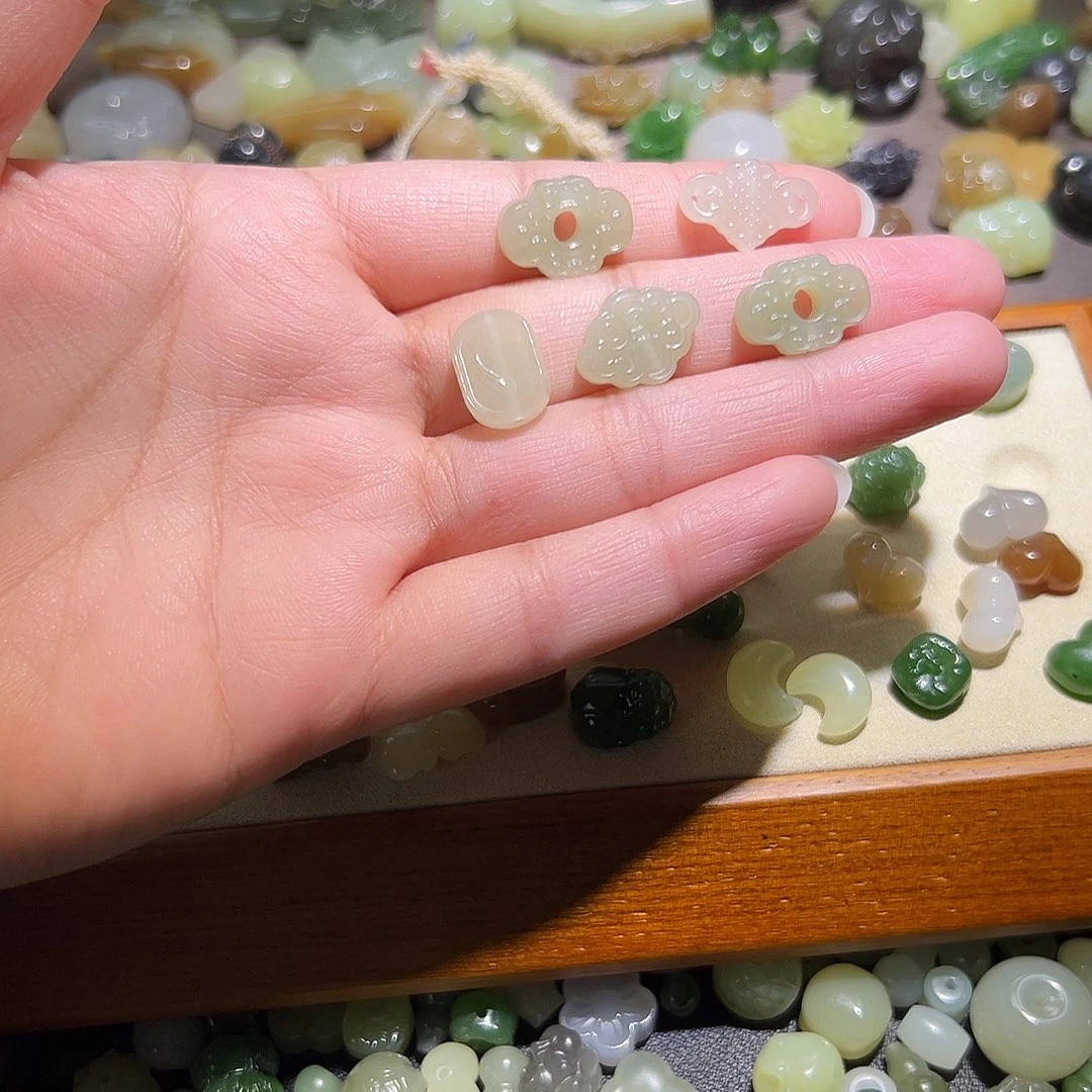 和田玉未镶嵌珠宝半成品15一个多样性发其一