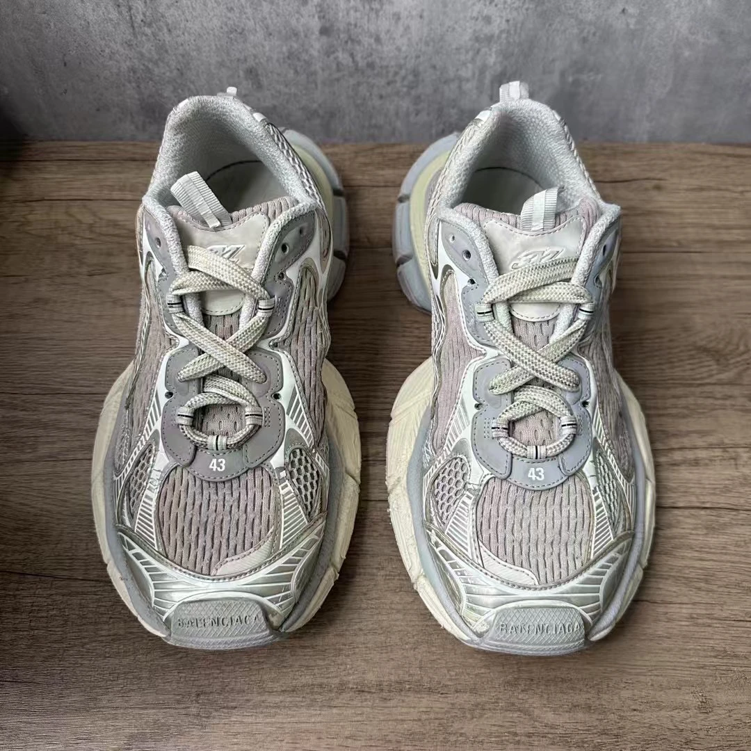 95新 Balenciaga/巴黎世家 板鞋/ 3xl 浅灰/43码 原盒