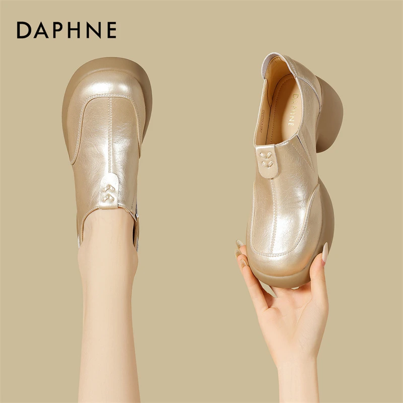 达芙妮女式春秋时尚休闲百搭舒适高跟厚底复古英伦风圆头套脚单鞋