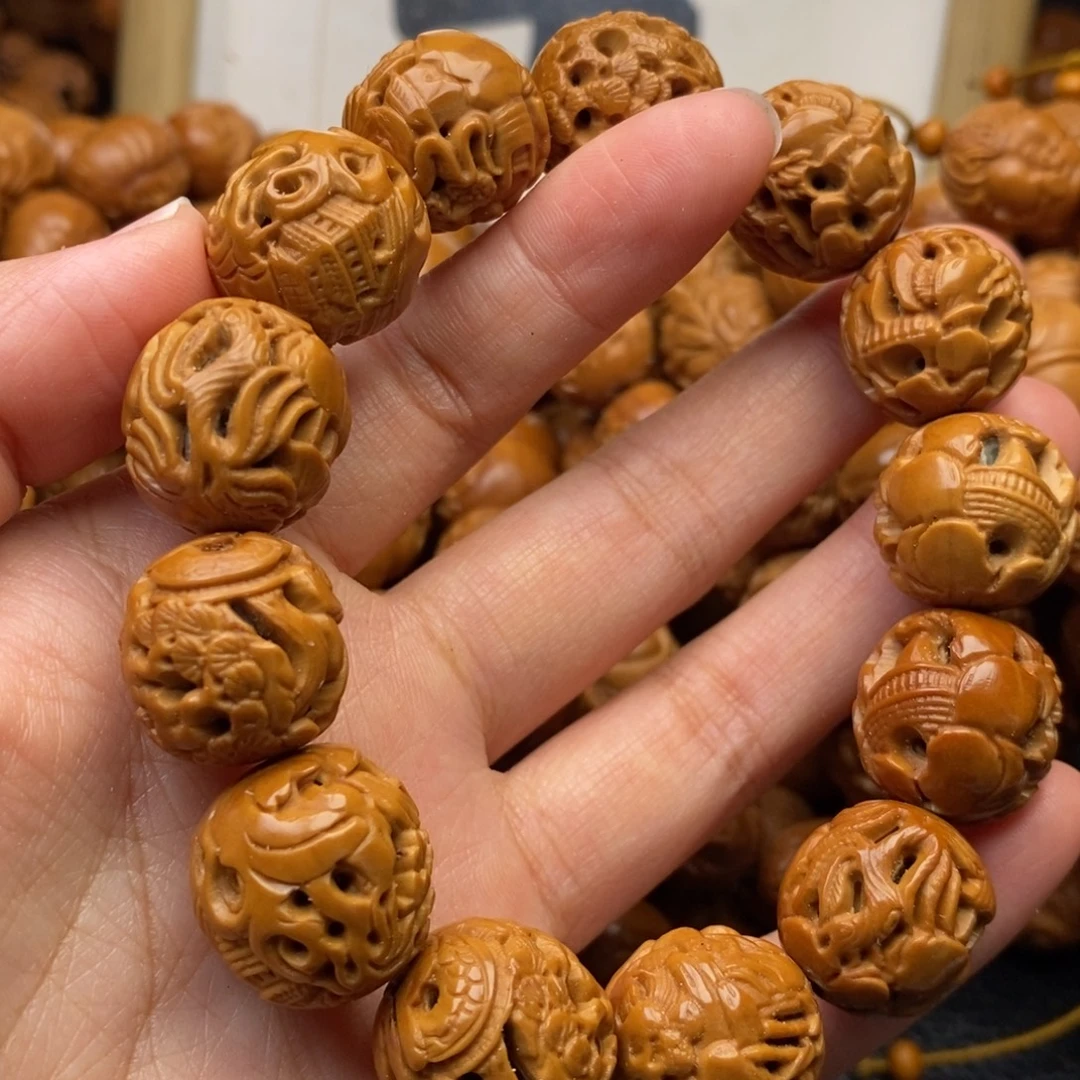 手串橄榄核镂空山水