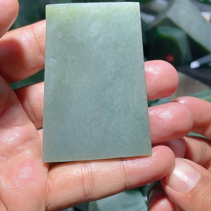 和田玉（碧玉）未镶嵌珠宝奇石