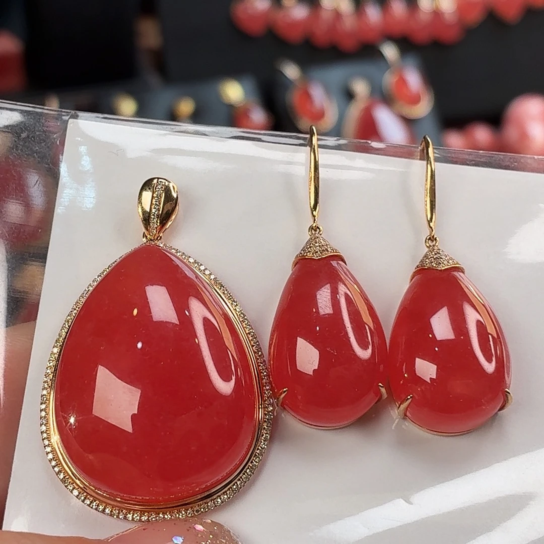 菱锰矿（红纹石）18K金镶嵌颈饰