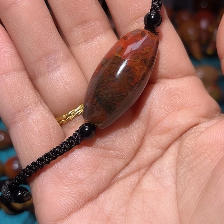 M***）玛瑙/玉髓未镶嵌战国红珠子