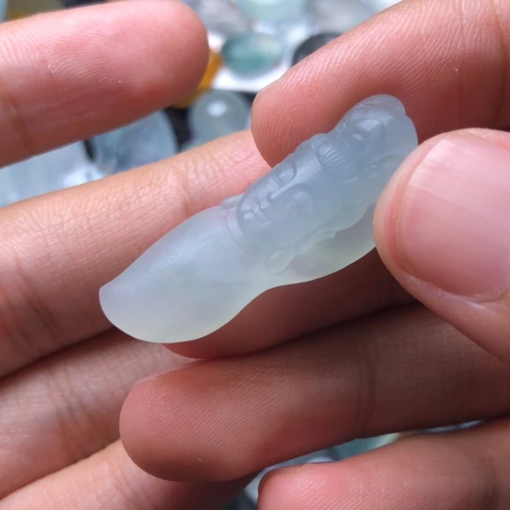 定制翡翠未镶嵌挂件