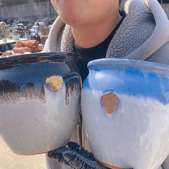 红陶瑕疵颜色不挑。介意别拍