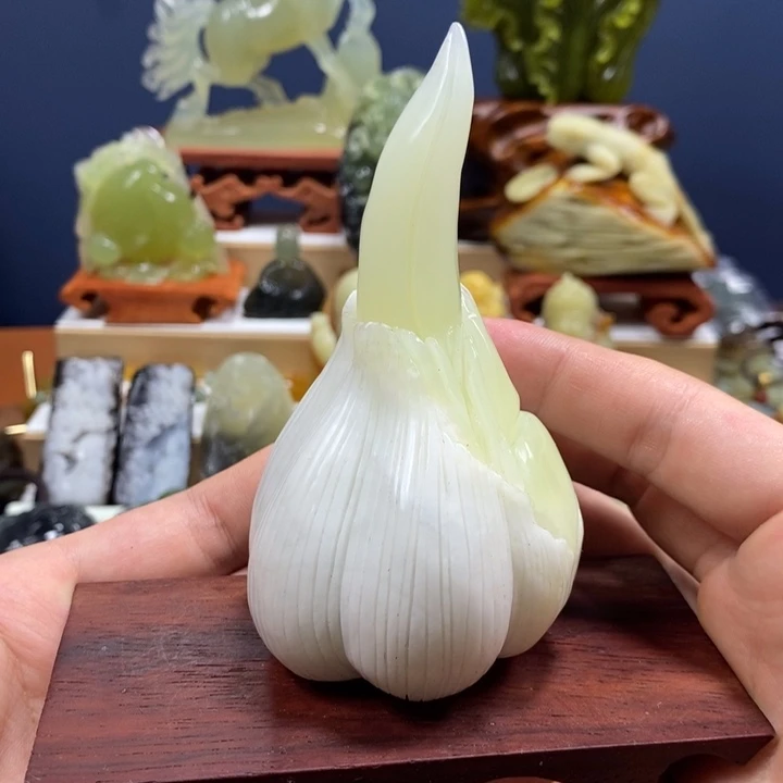 岫玉未镶嵌手把件
