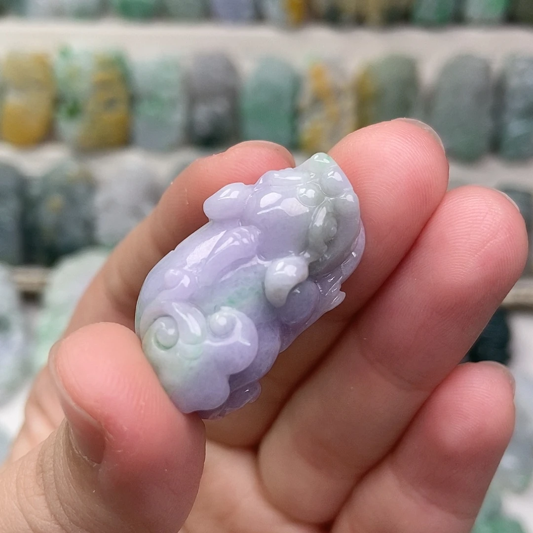 翡翠未镶嵌吊坠(赠链)