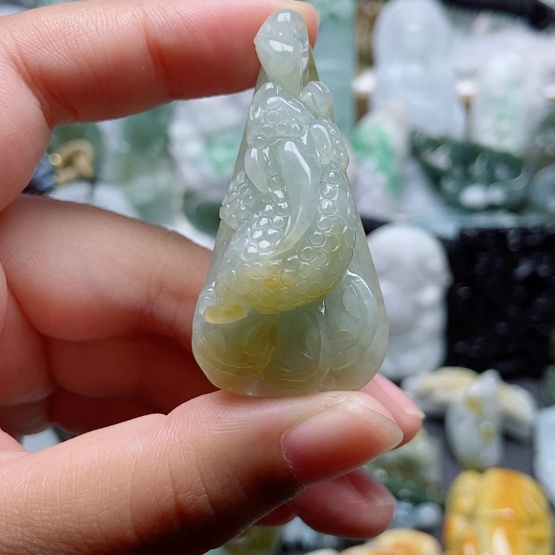 翡翠未镶嵌颈饰翡翠