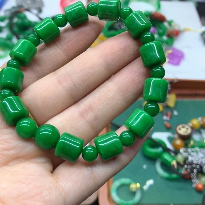 颈饰未镶嵌翡翠吊坠