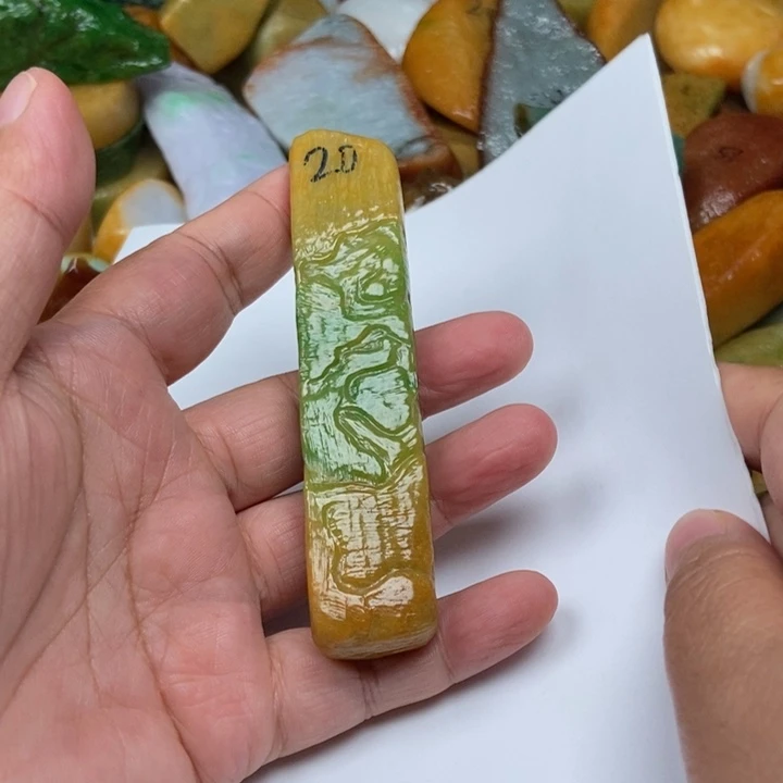 辛***吉定制翡翠未镶嵌缅甸翡翠