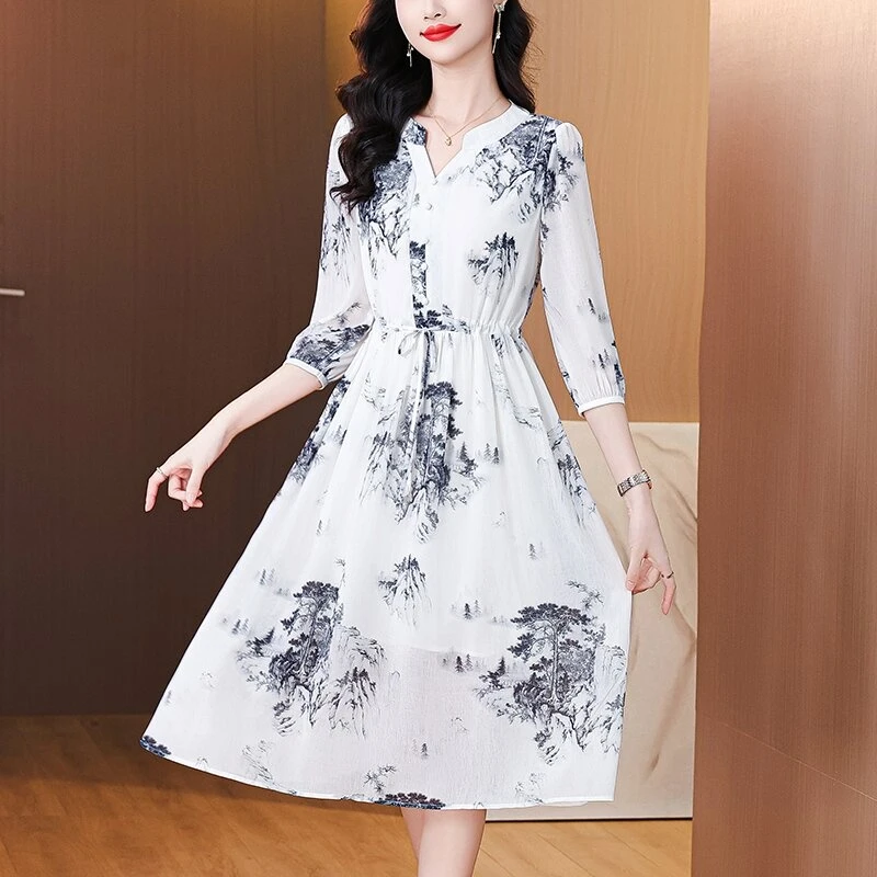 运费补贴（万里江山）夏季蚕丝V领2025年扎染时尚显瘦高腰连衣裙