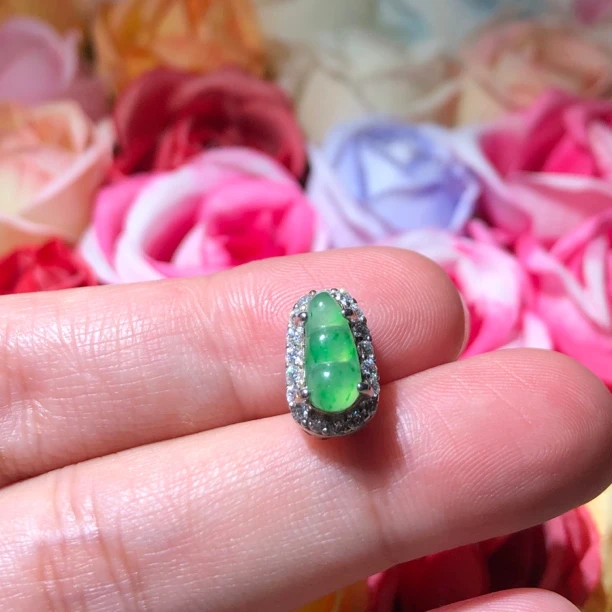 天然缅甸翡翠A货国标s925银镶潘朵拉吊坠揭阳薄荷绿福豆