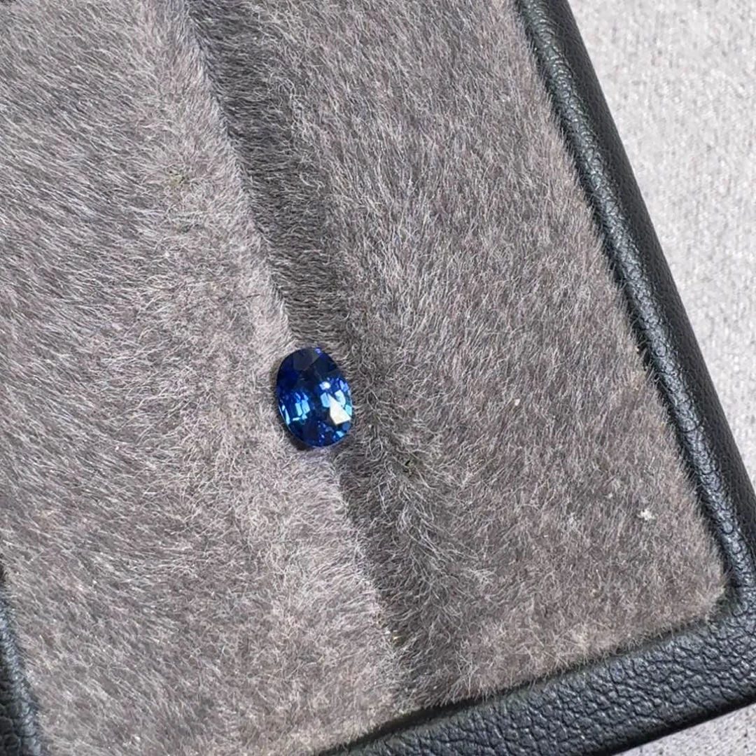 蓝宝石裸石4x6mm一粒