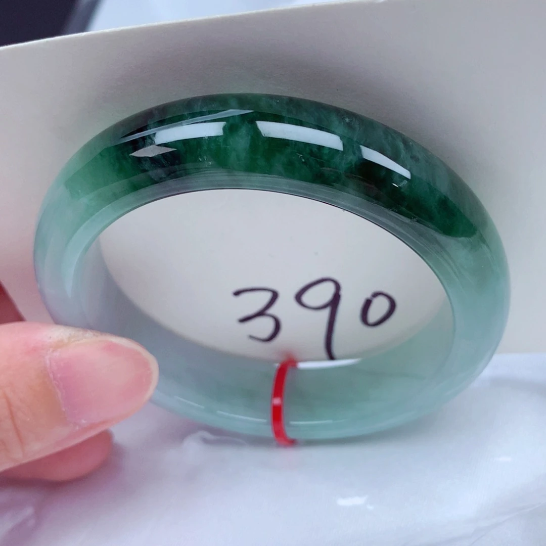 翡翠手镯未镶嵌翡翠