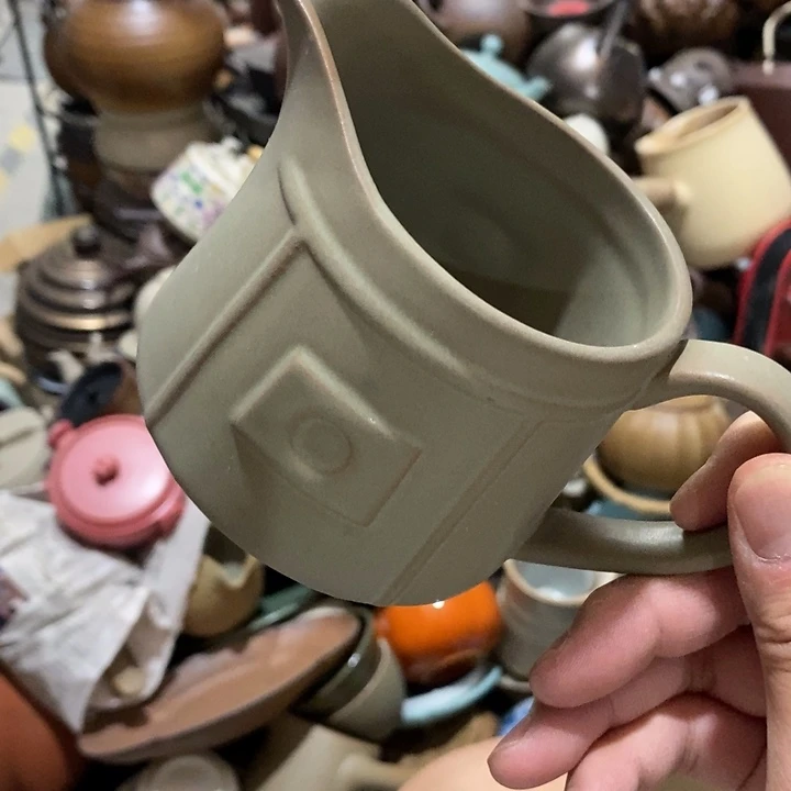 瓷片荷花的小哥哥都可以给她