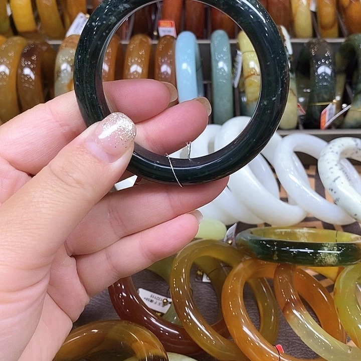 未镶嵌蛇纹石玉手镯