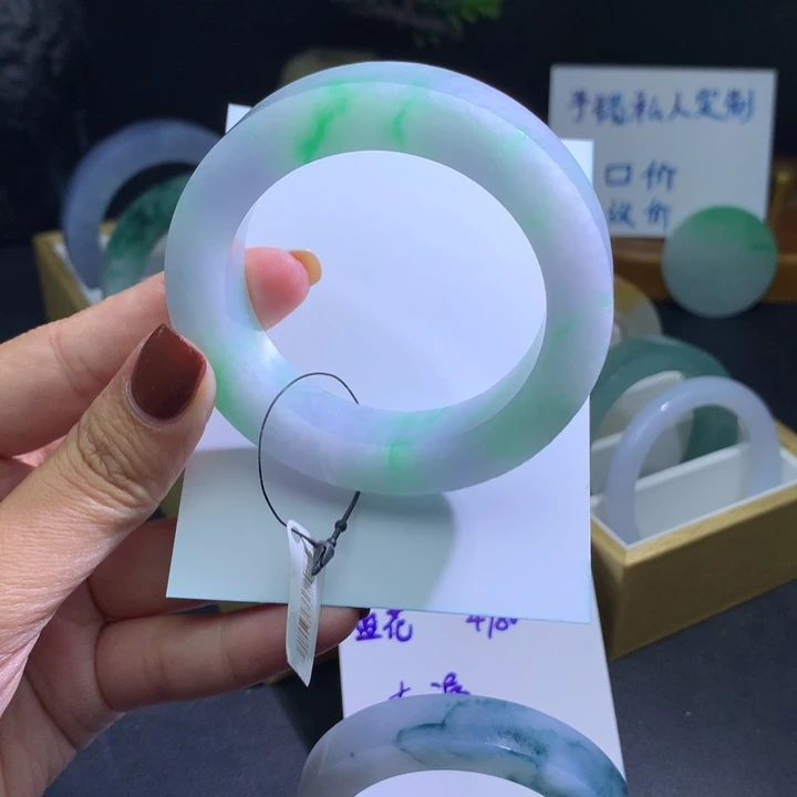 定制翡翠未镶嵌翡翠手镯