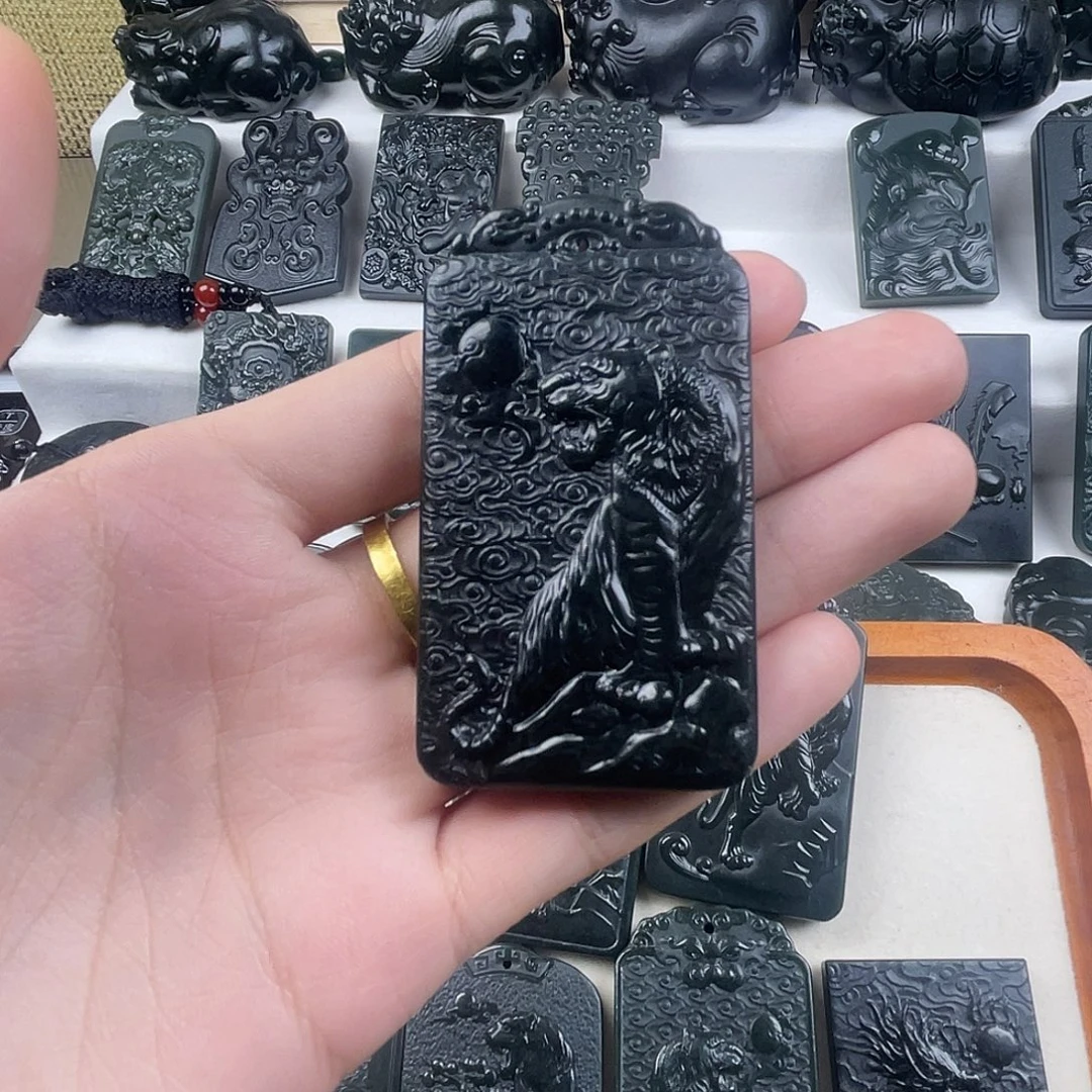 用***0和田玉（青玉）未镶嵌颈饰