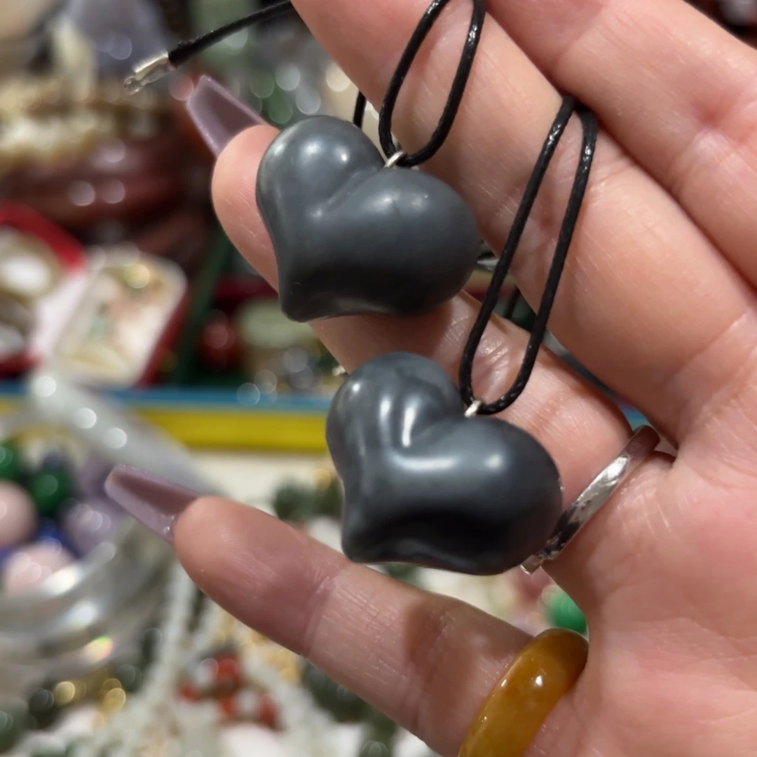 和田玉未镶嵌颈饰多样发其一