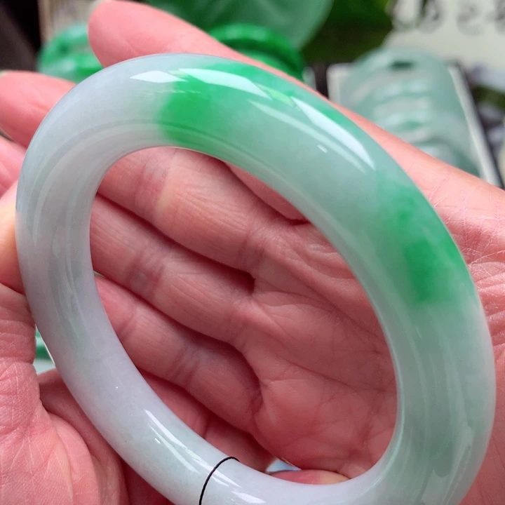 翡翠未镶嵌手镯天然翡翠手镯
