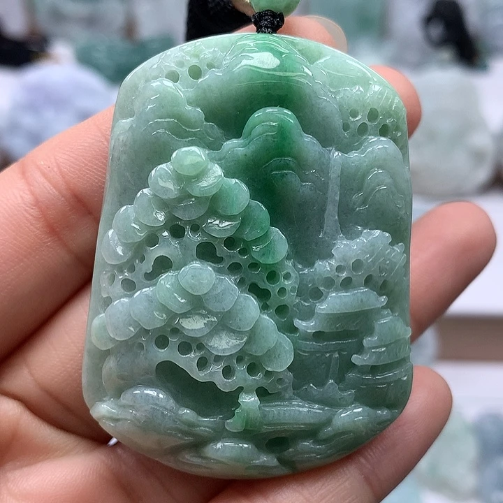 翡翠未镶嵌颈饰山水福利卡厚10+