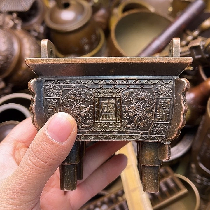 铜33468597688767889988