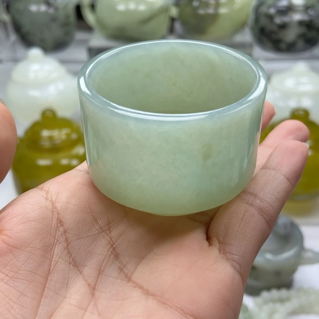 未镶嵌蛇纹石玉水杯
