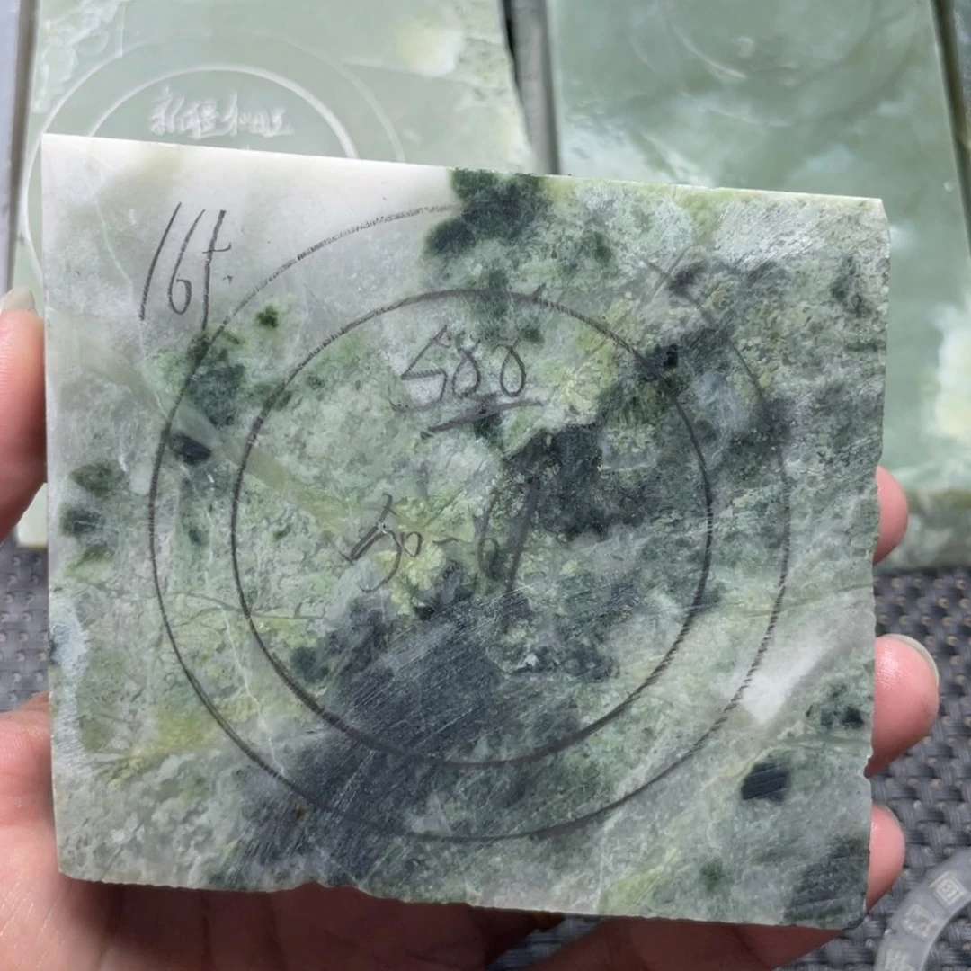 独山玉未镶嵌定制手镯