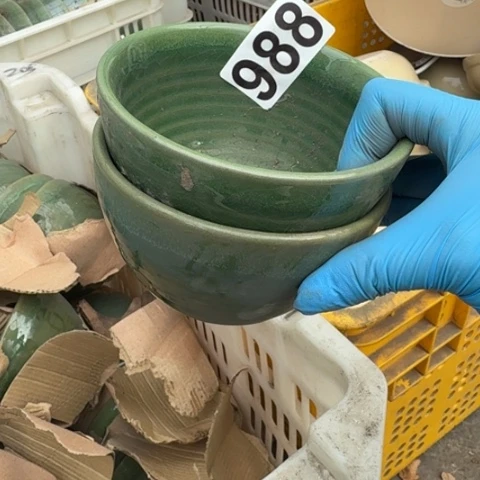 泥塑茶钵两只全品陶瓷