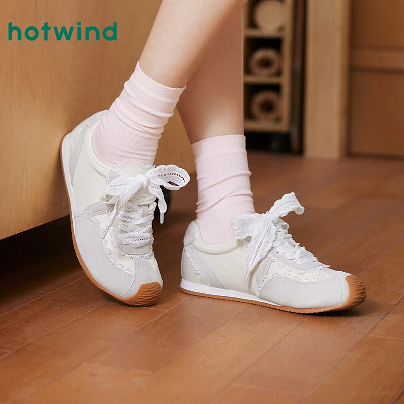 双11热风商场同款【琥珀流光】女时尚内增高花边慢跑鞋H11W25309