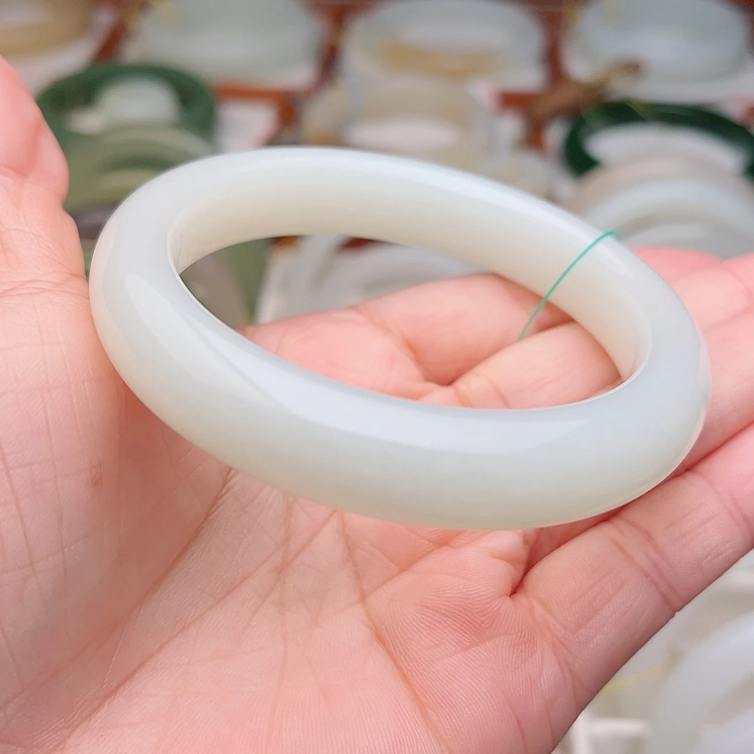 和田玉未镶嵌手镯56.5