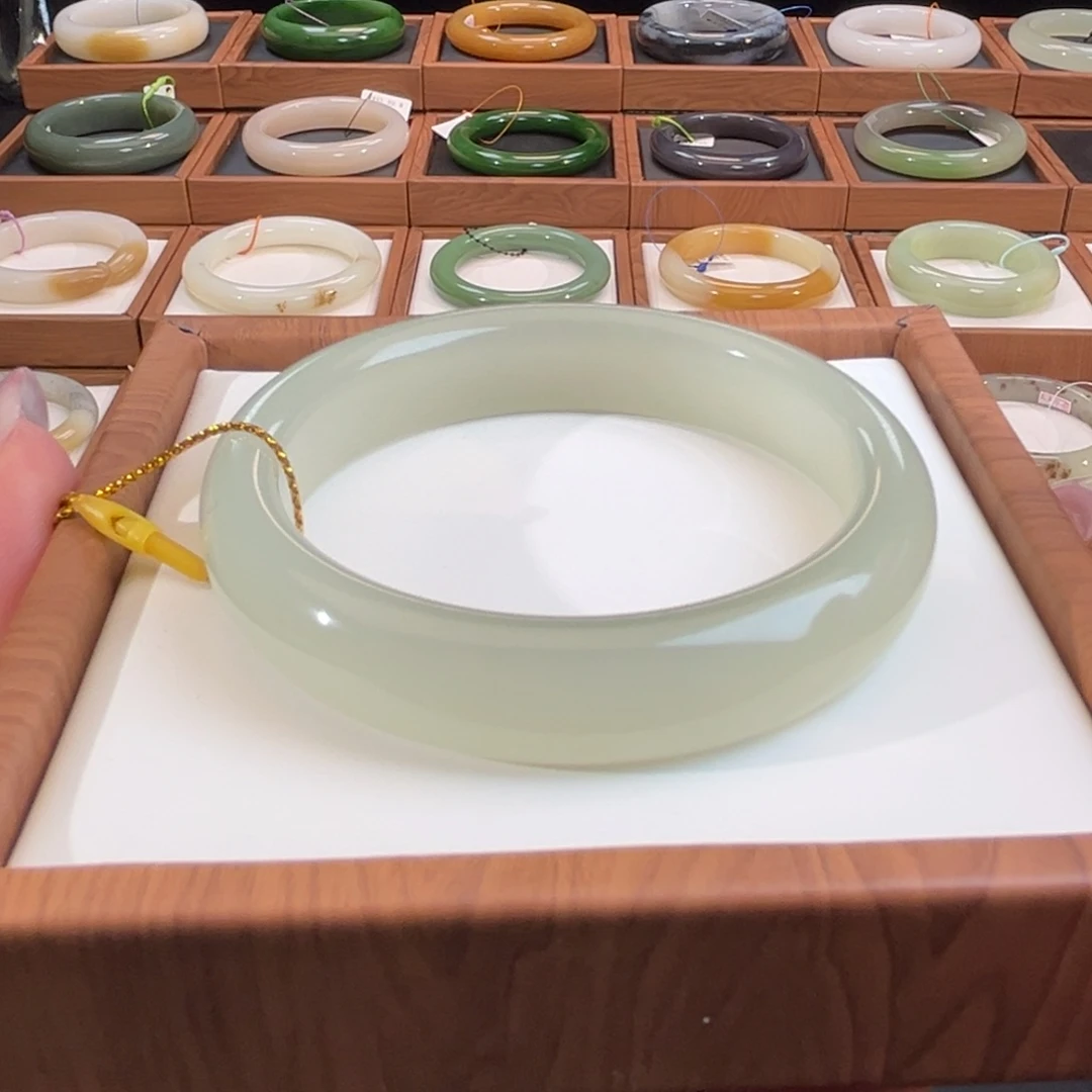 和田玉未镶嵌手镯  高冰晴