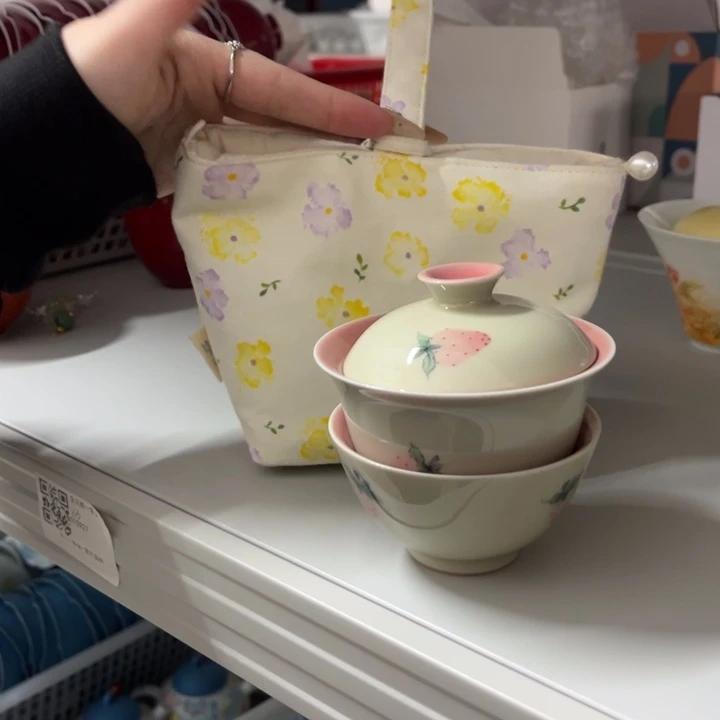 三件套加一条茶巾。