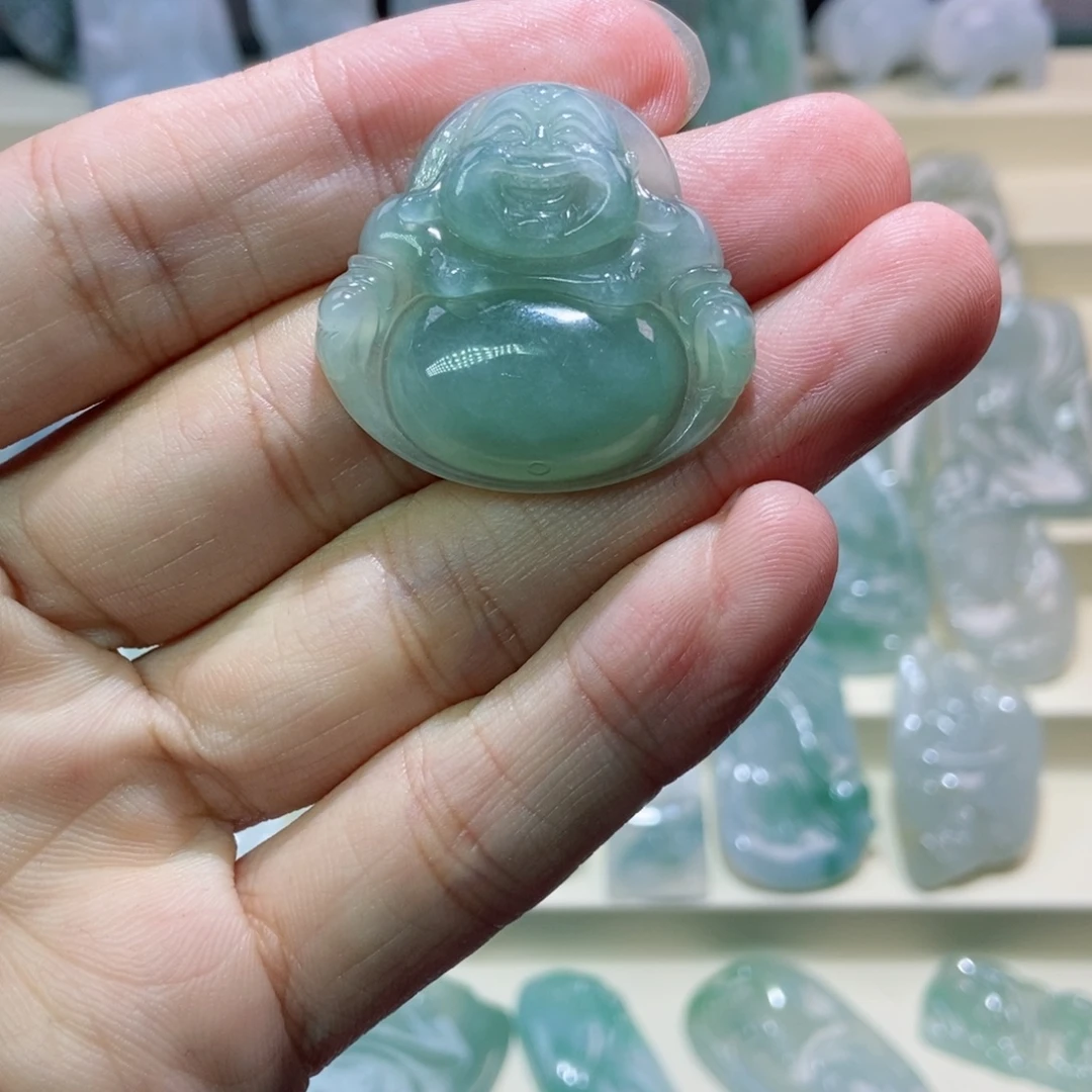 翡翠未镶嵌颈饰佛公