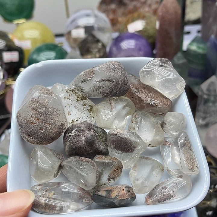 水晶未镶嵌珠宝半成品200克幽灵碎石
