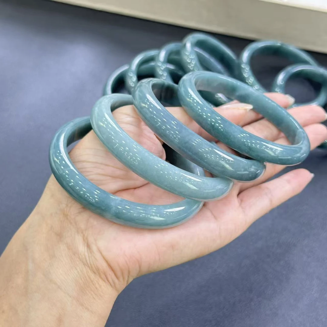 天然翡翠A货老蓝水手镯细料冰川蓝多样性发其一