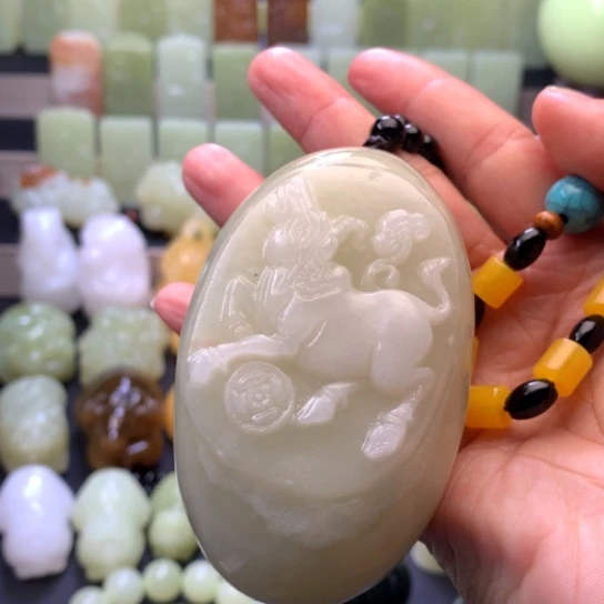 石材方解石手把件微瑕介意勿拍