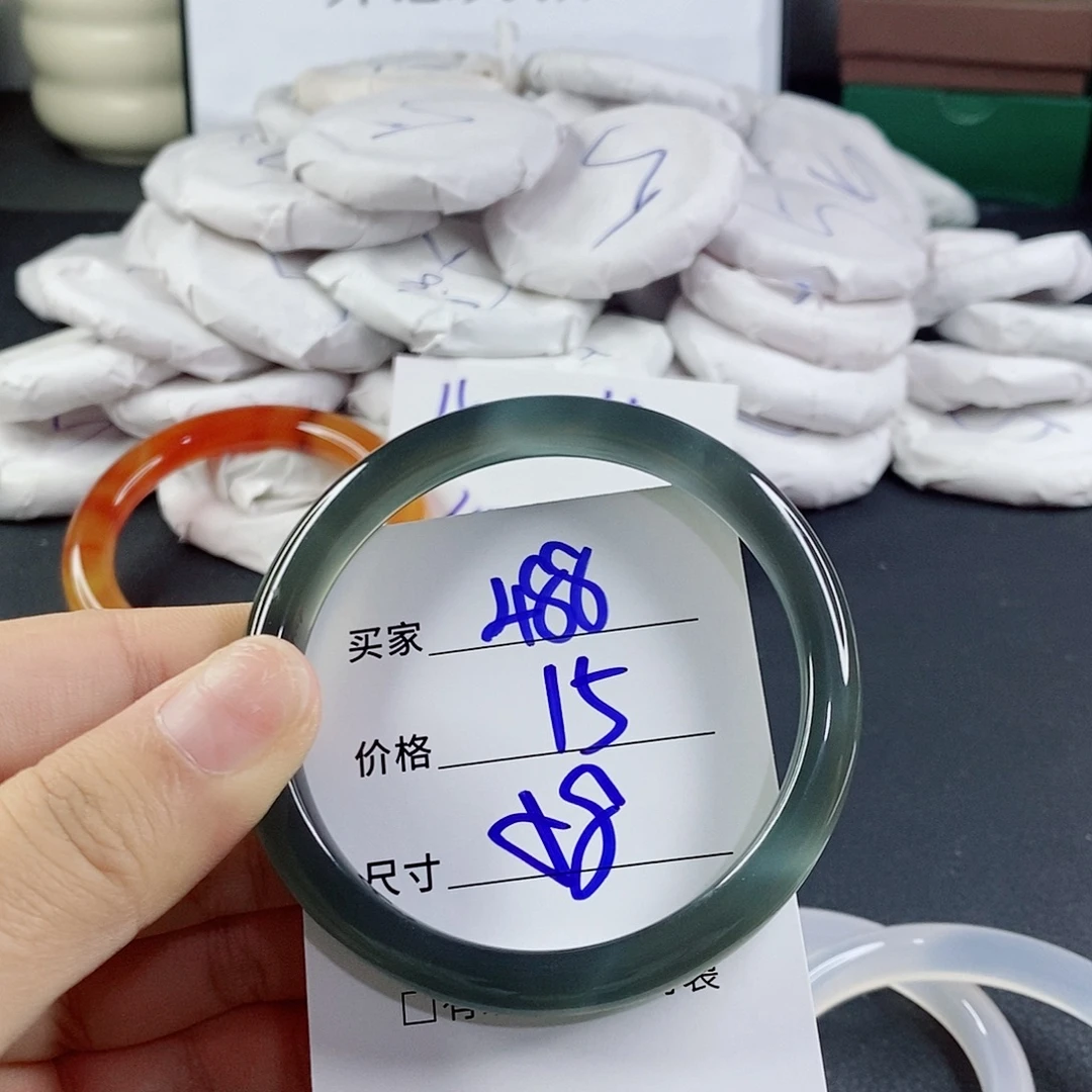 玛瑙/玉髓未镶嵌手镯