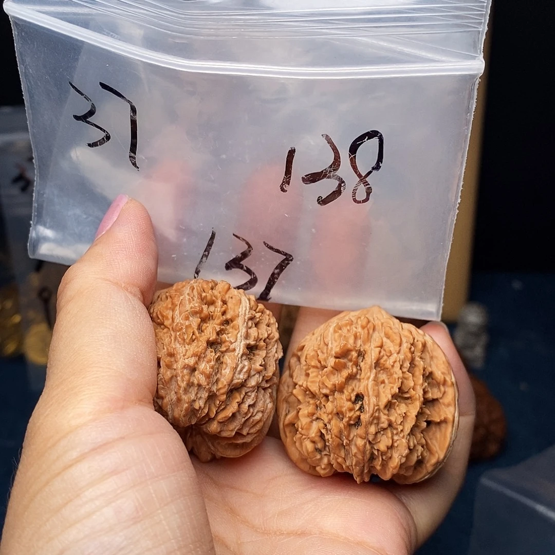 老***呐把件文玩核桃137137