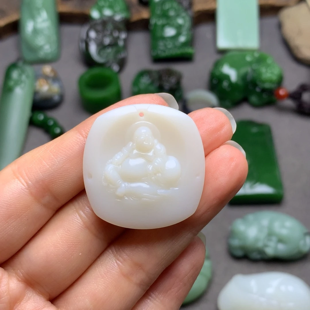 和田玉未镶嵌颈饰