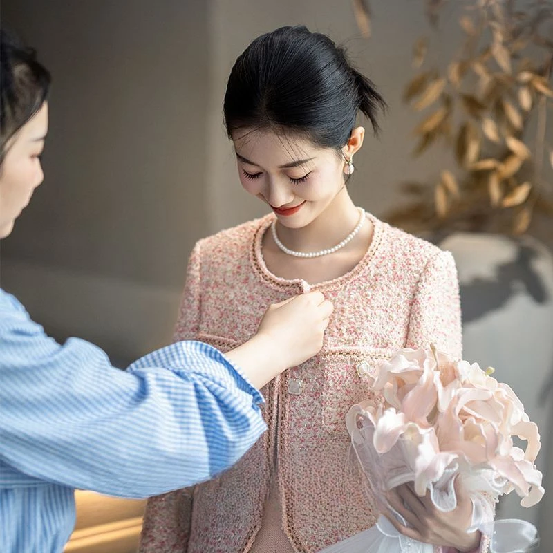 气质春秋高级2025春季短款新款外套粗花呢名媛小香风粉色上衣法式