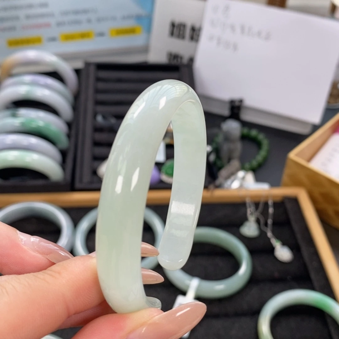 未镶嵌手镯翡翠冰润老糯翡翠手镯