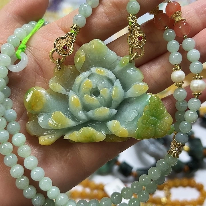 翡翠未镶嵌颈饰吊坠