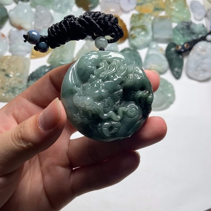 翡翠未镶嵌颈饰龙牌40