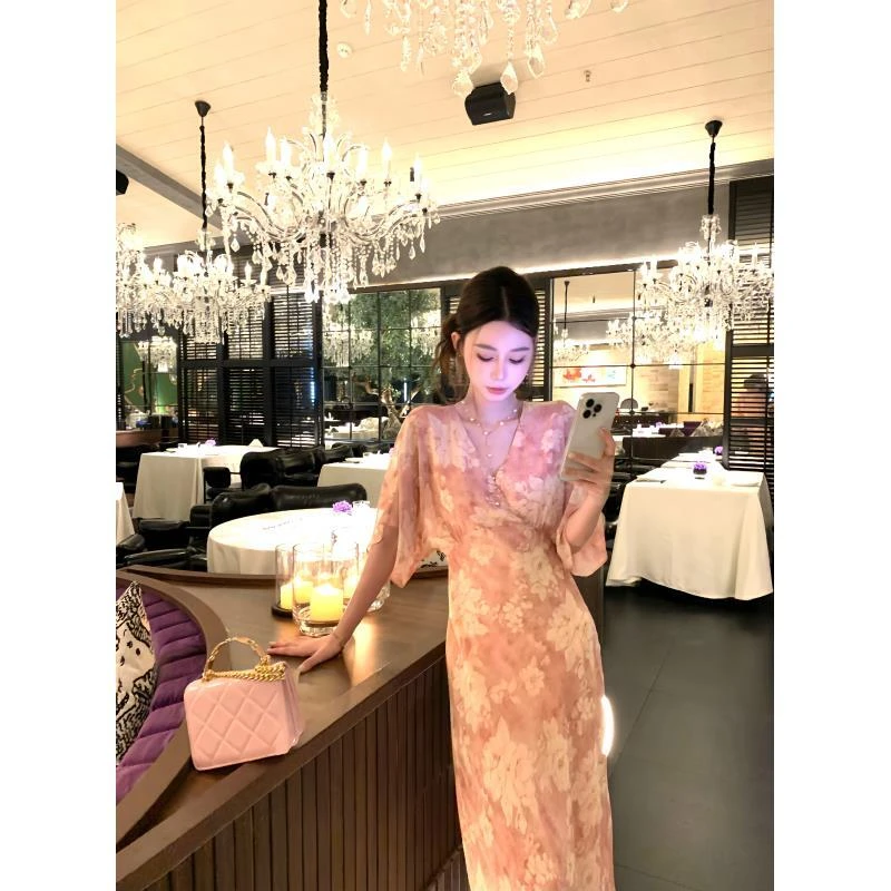 【大茵】法式高级优雅V领柔美碎花收腰层次感中袖连衣长裙子LYQ1011