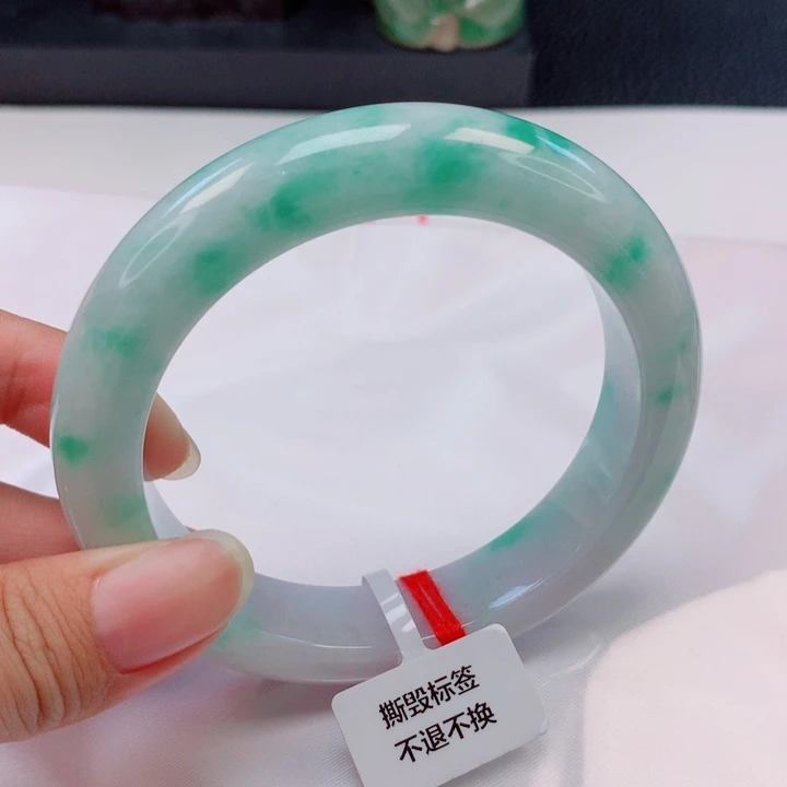 翡翠未镶嵌手镯60圈