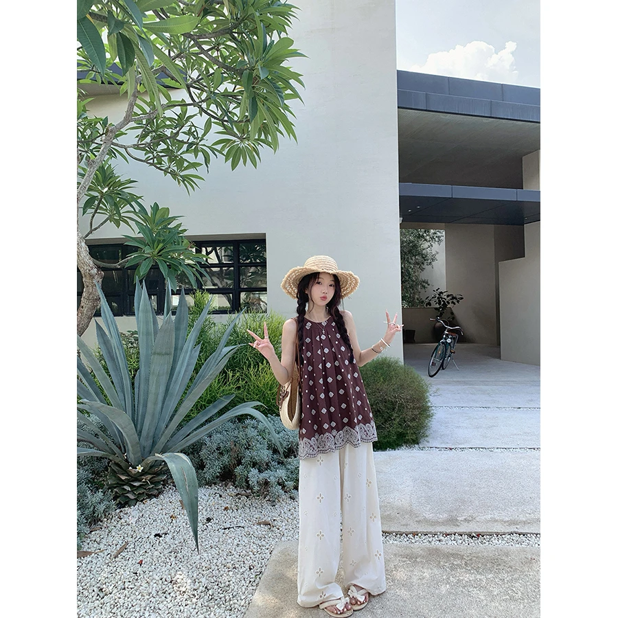 张贝贝 奥尔塔庄园 100棉 镂空四叶草刺绣休闲裤