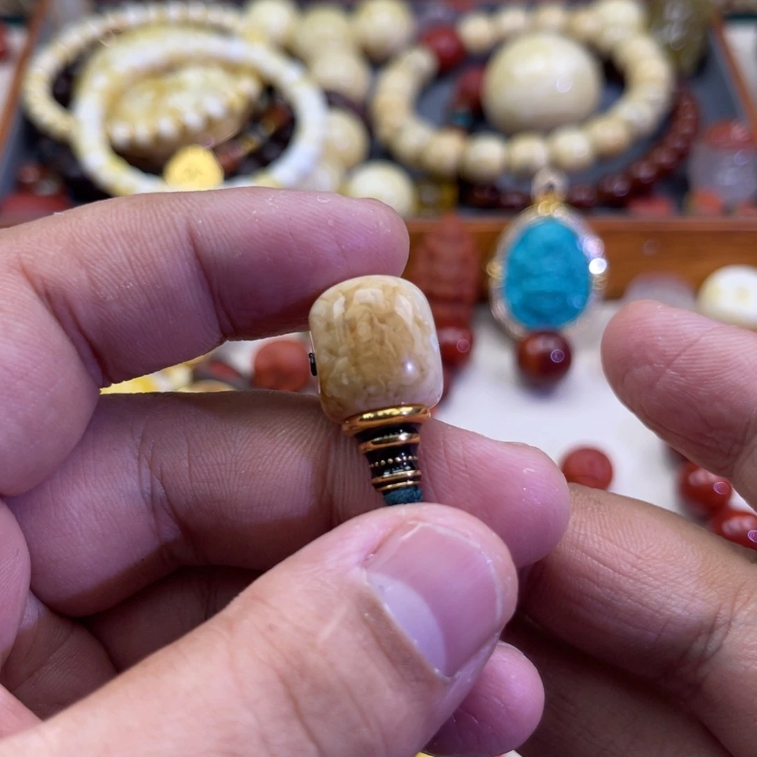 琥珀18K金镶嵌珠宝奇石92