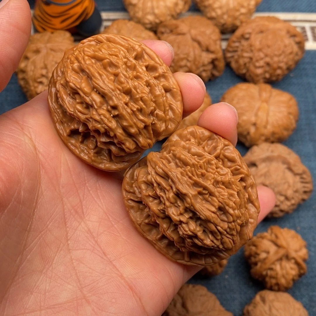 文玩核桃把件42虎头