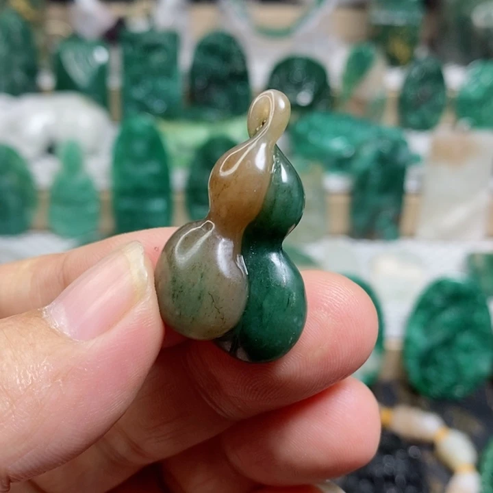 未镶嵌独山玉颈饰